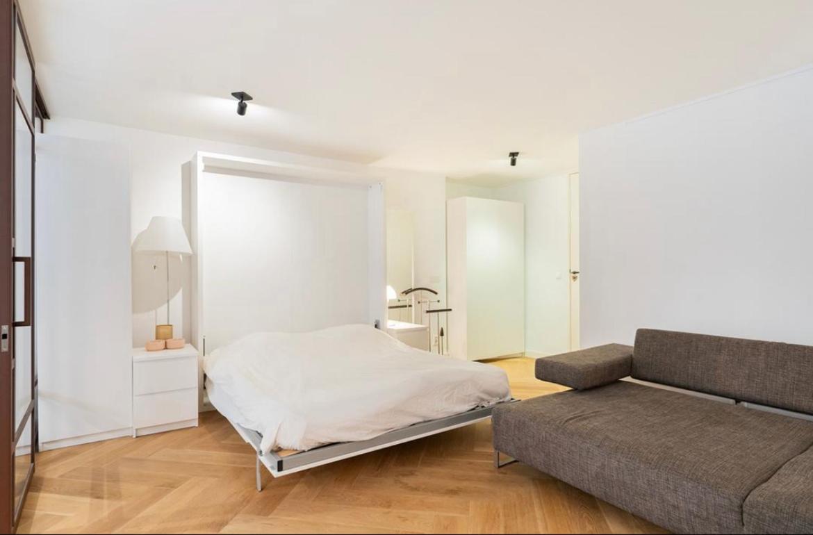 Luxurious Studio Only 15 Minutes From Center *