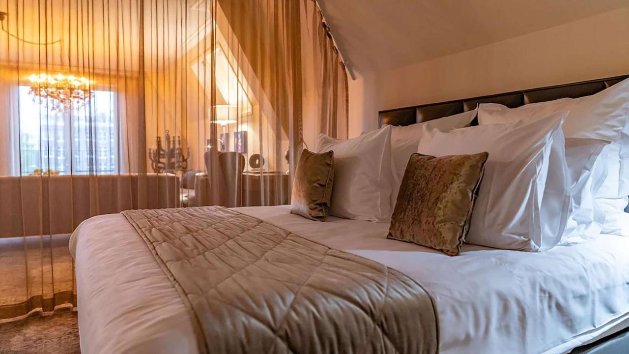 Hotel Luxury - Member Of Warwick 5*