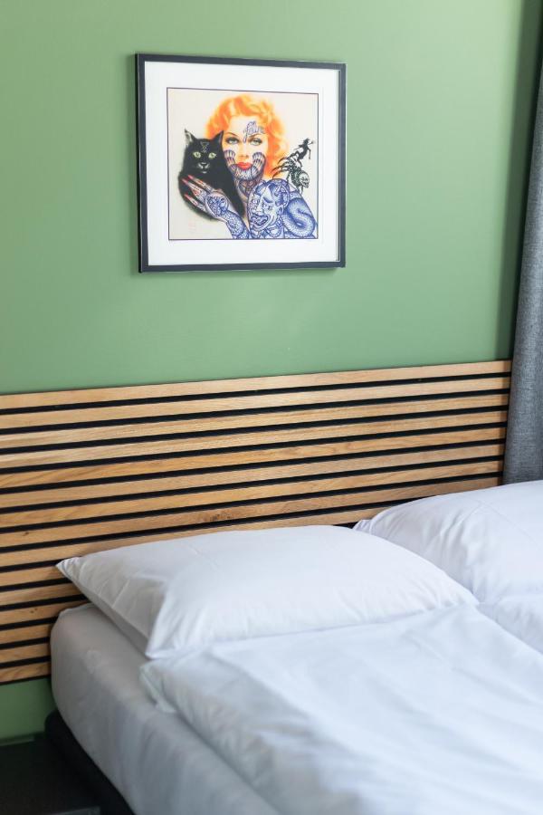 Freeland Hotel 2*