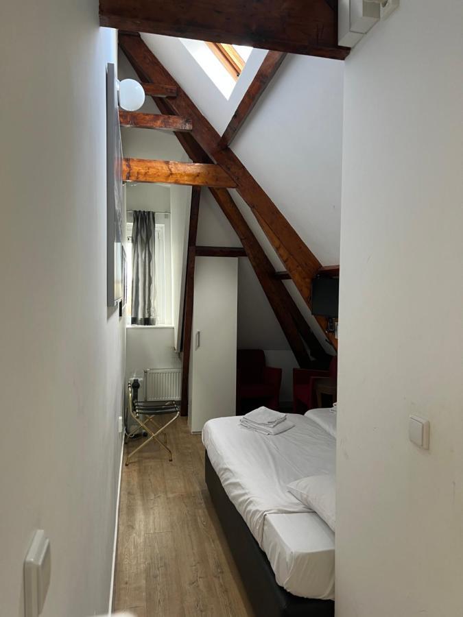 Budget Max Hotel 2*