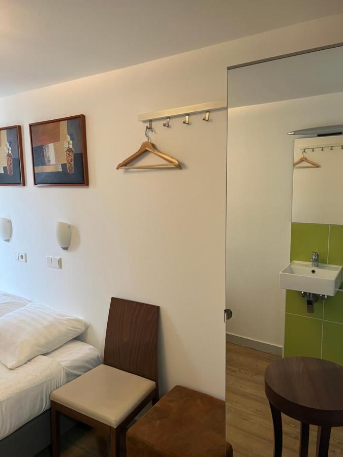 Hotel Budget Max