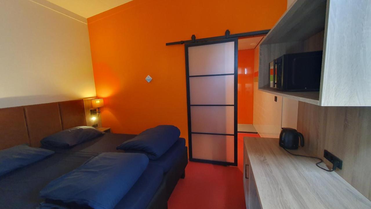 Campsite Zeeburg 3*