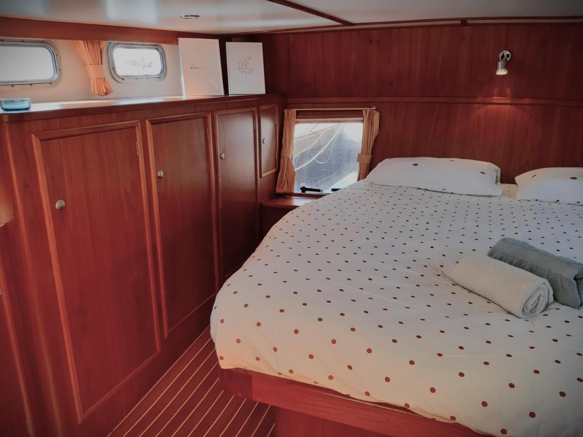 Motor Yacht Amazone Botel *