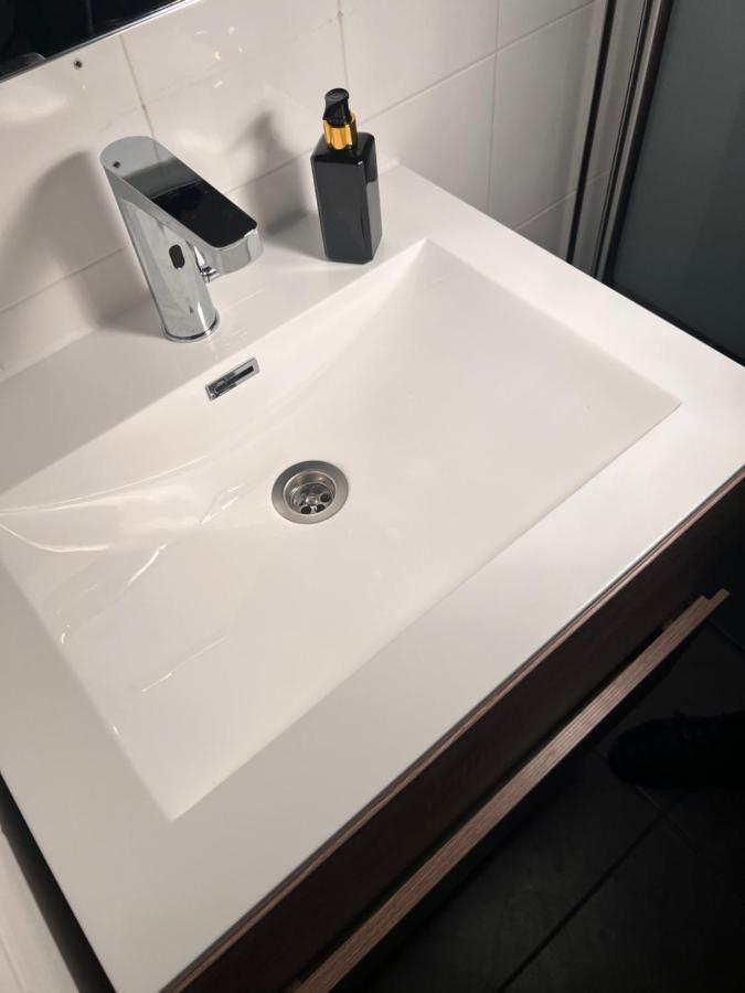 Private Bedroom In - 1 Min Walk Metro & Free Parking Amsterdam
