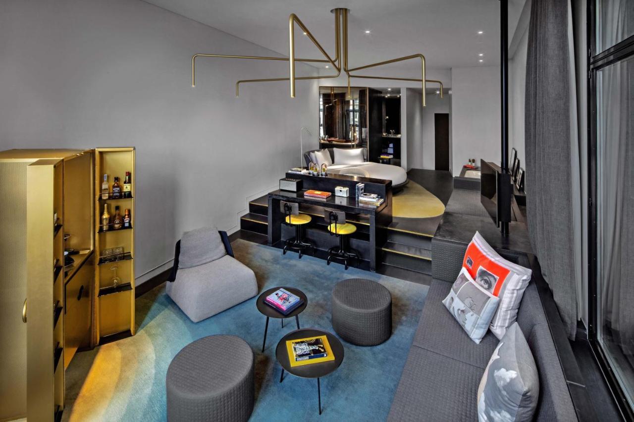 Hotel W