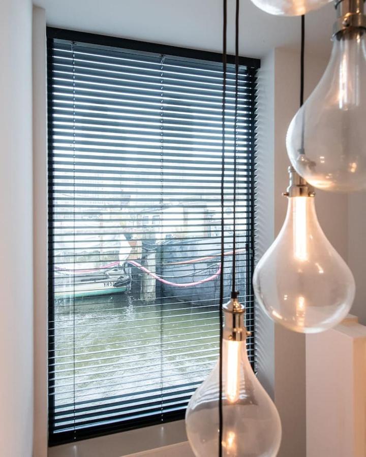 Beautiful Amstel Houseboat *