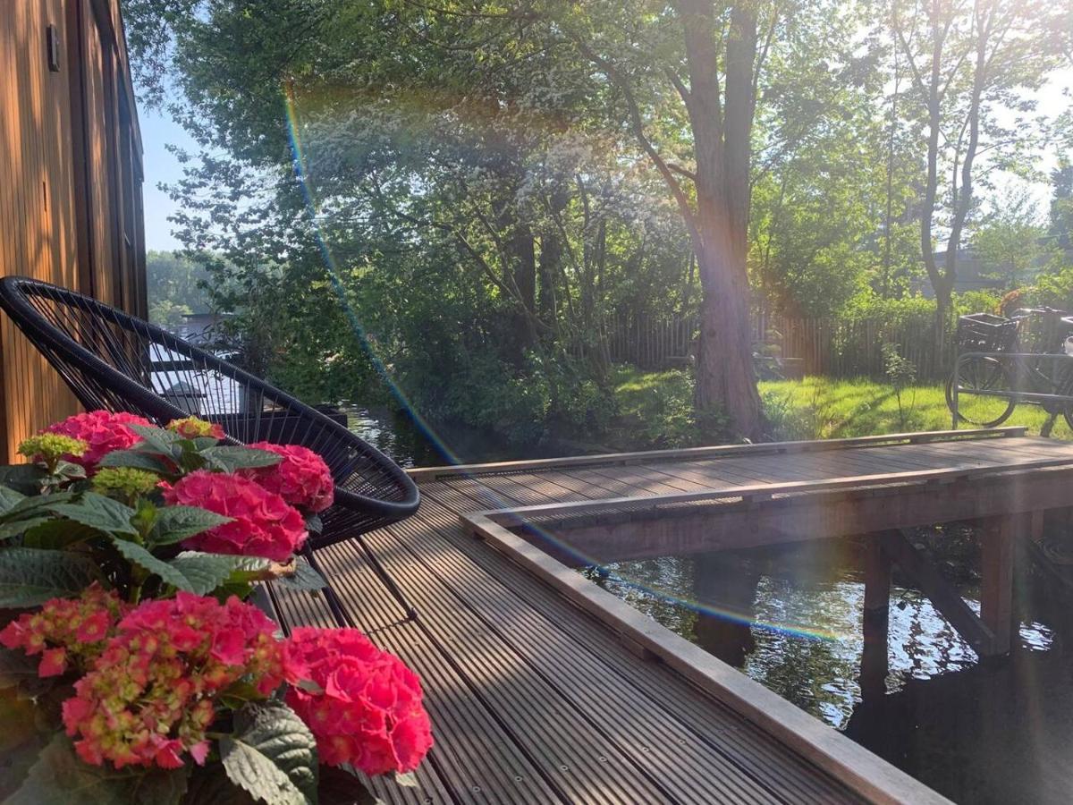 Apartment Beautiful Amstel Houseboat Amsterdam