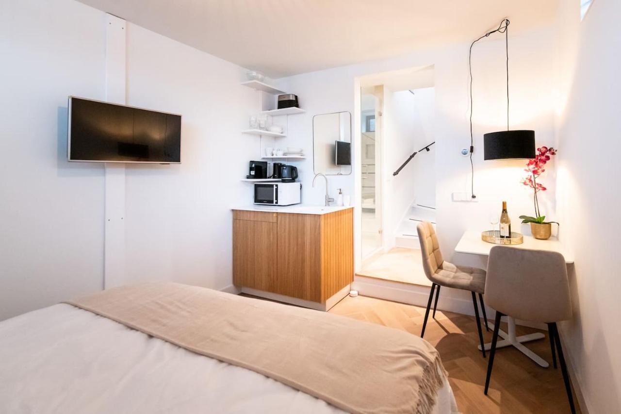 Beautiful Amstel Houseboat * Amsterdam
