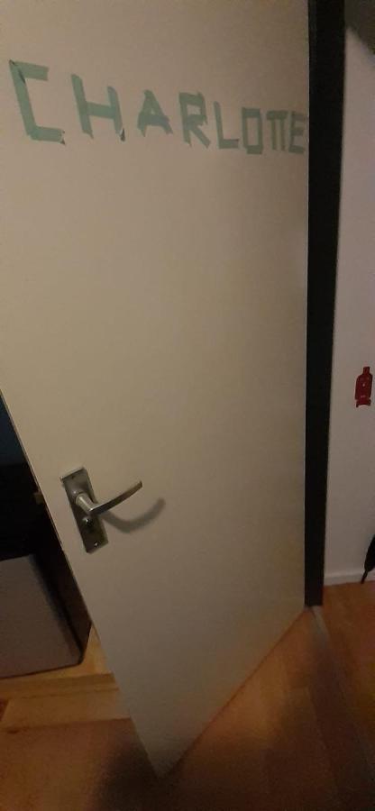 Charlotte, Not For Parties, Not A Hotel, With Shared Bathroom, No Kitchen