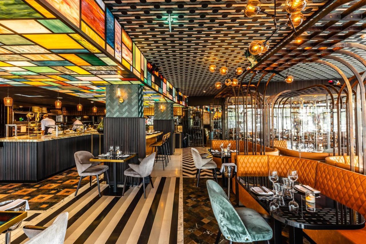 Apollo Amsterdam, A Tribute Portfolio Amsterdam