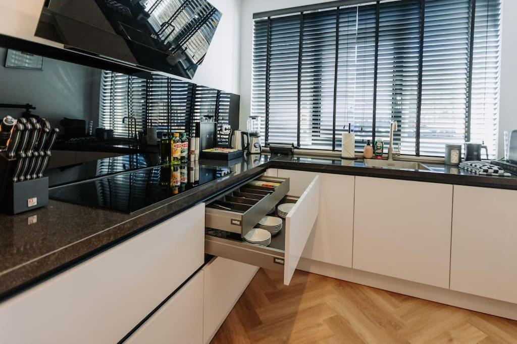 Brand New Bright & Luxurious In Amsterdam! Villa