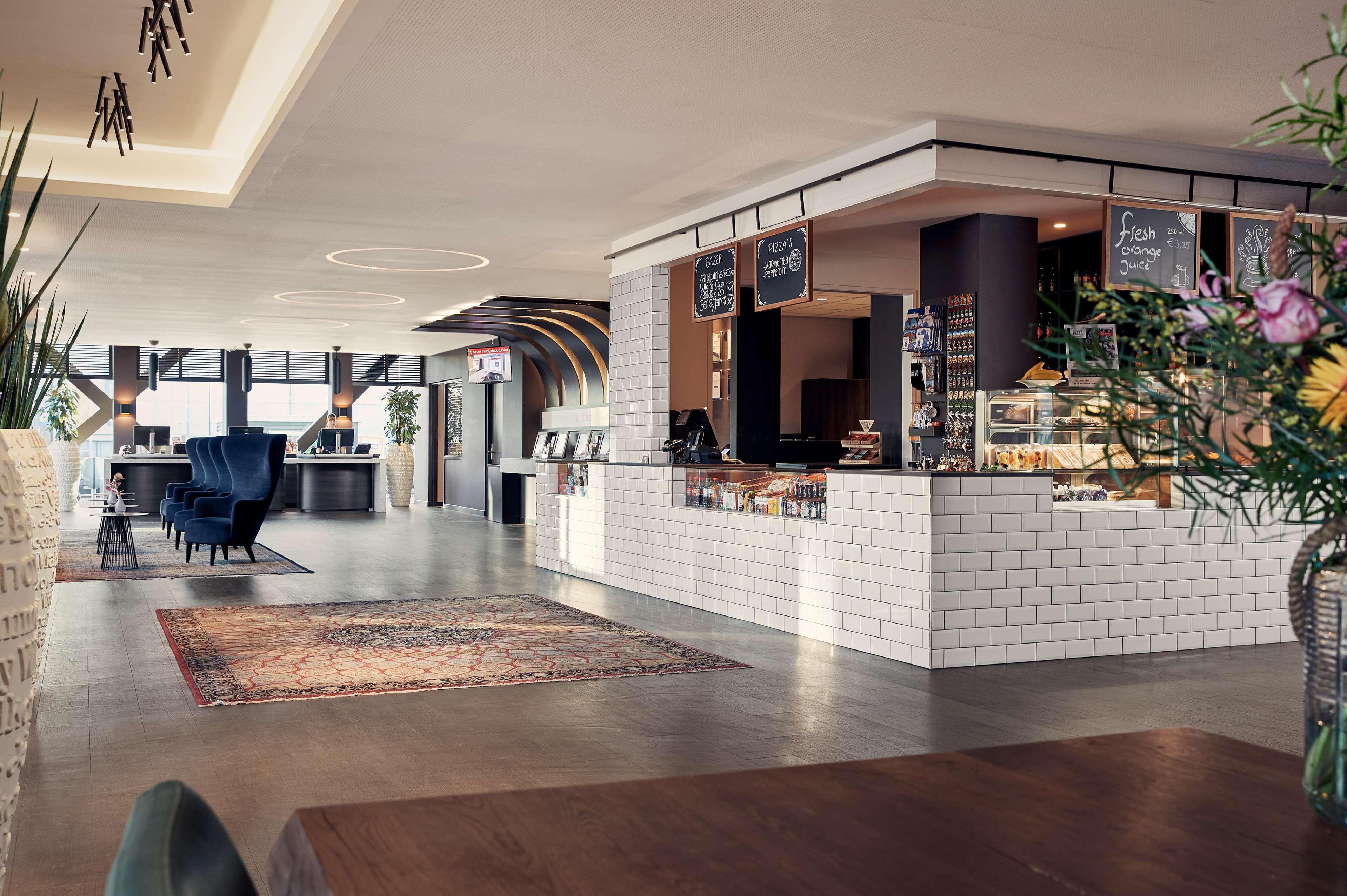 Corendon New-west, A Tribute Portfolio Amsterdam