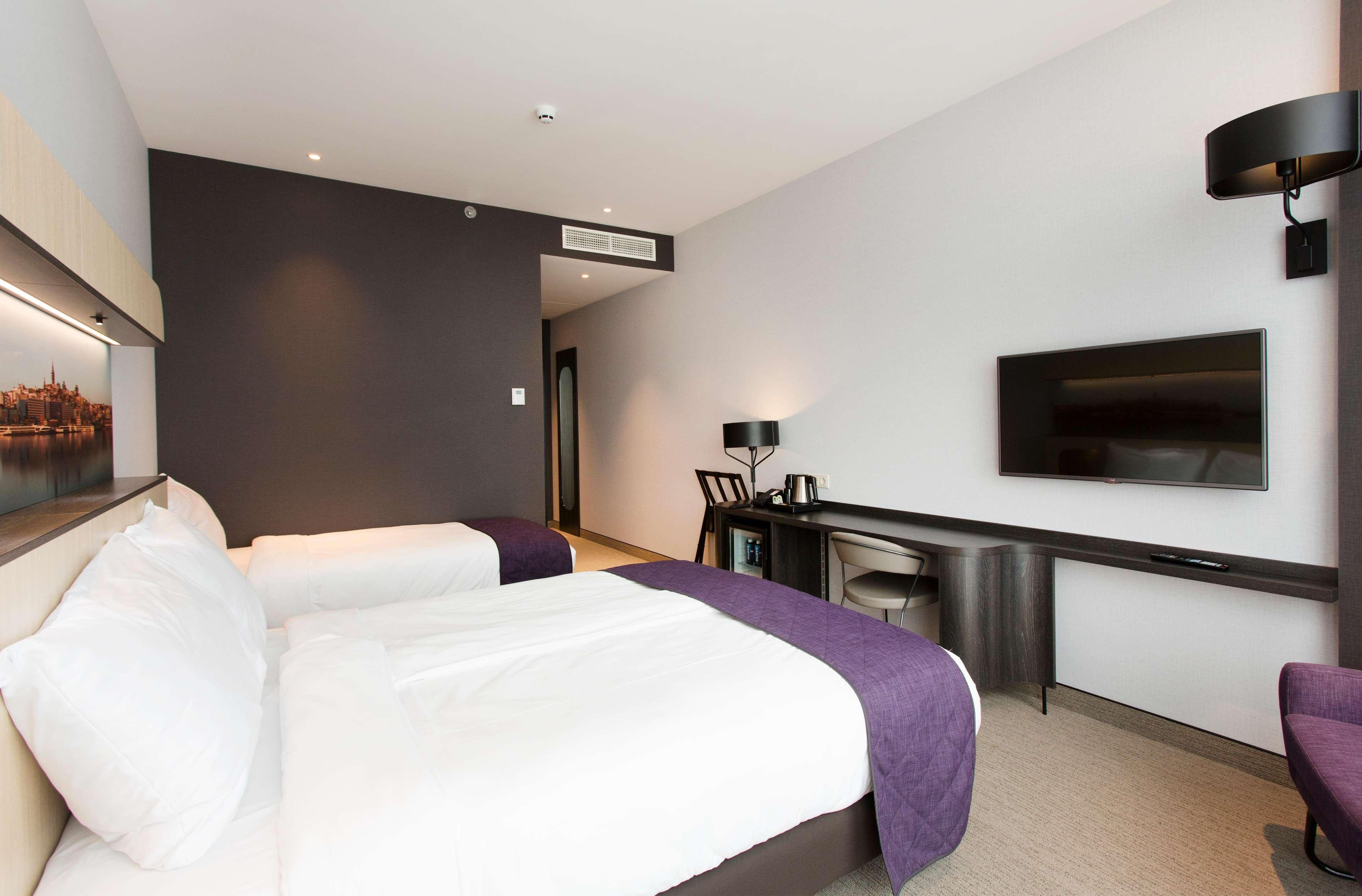 Hotel Corendon New-west, A Tribute Portfolio