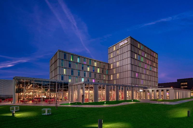 Yotel Hotel 4*