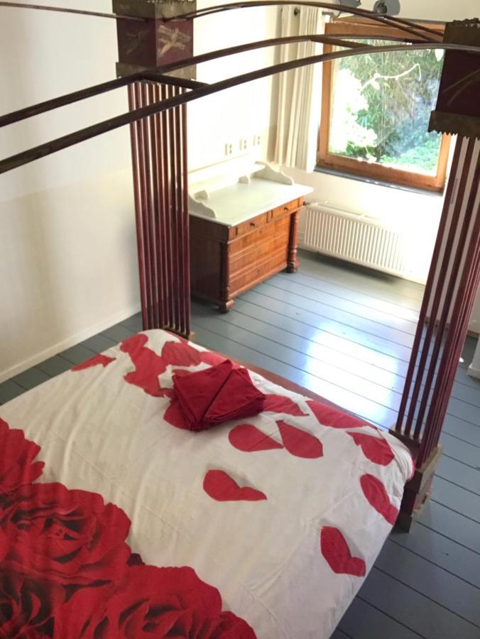Bed Of Roses *