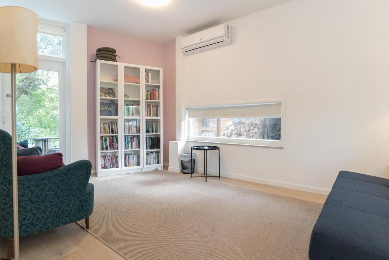 Apartment West *