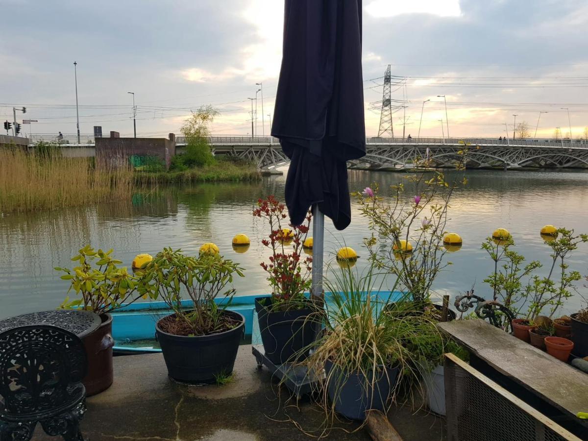 Wheelhouse Euphrate Houseboat Bed & Breakfast *