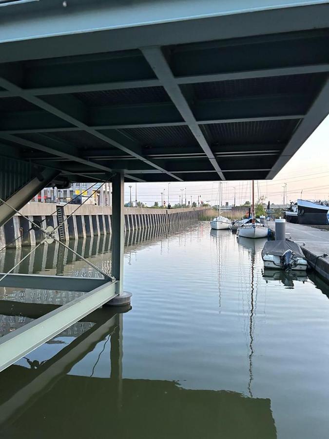Wheelhouse Euphrate Houseboat