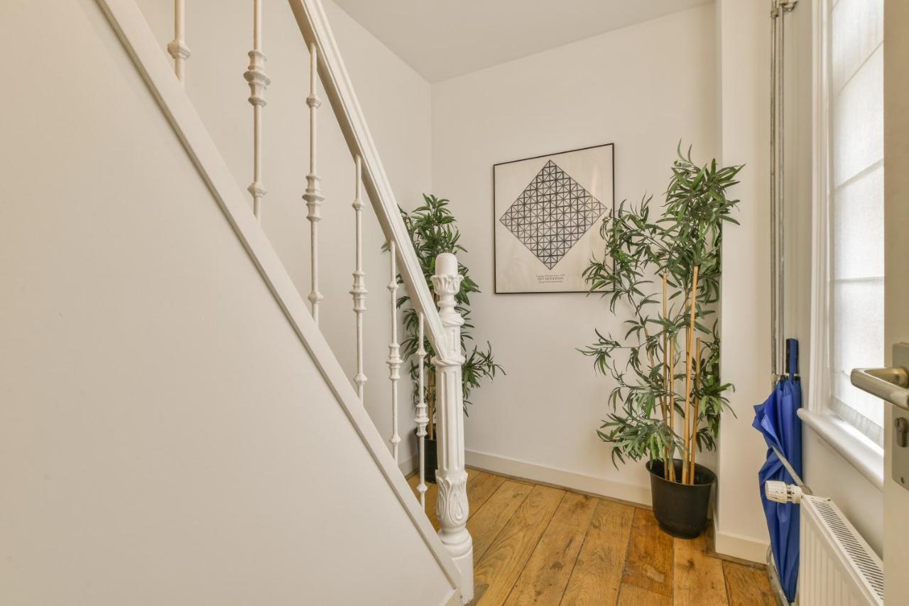 Alley Apartment