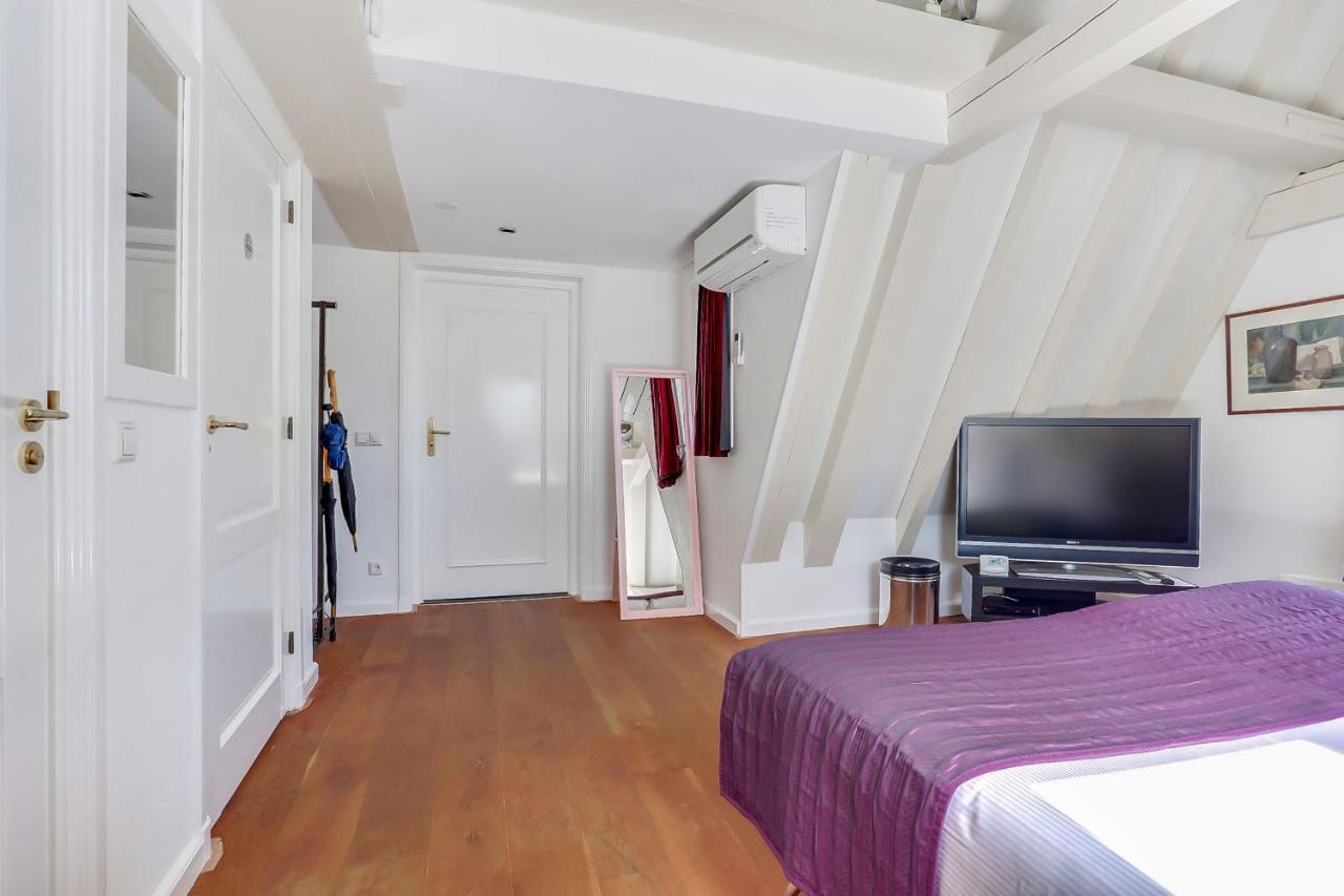 Gasthuis City-centre, Canal-house, Luxurious , Stylish Bedroom, Ensuite Bathroom