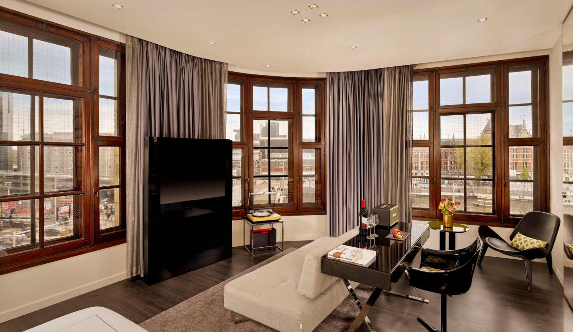 Art'otel Amsterdam, Powered By Radisson 4*