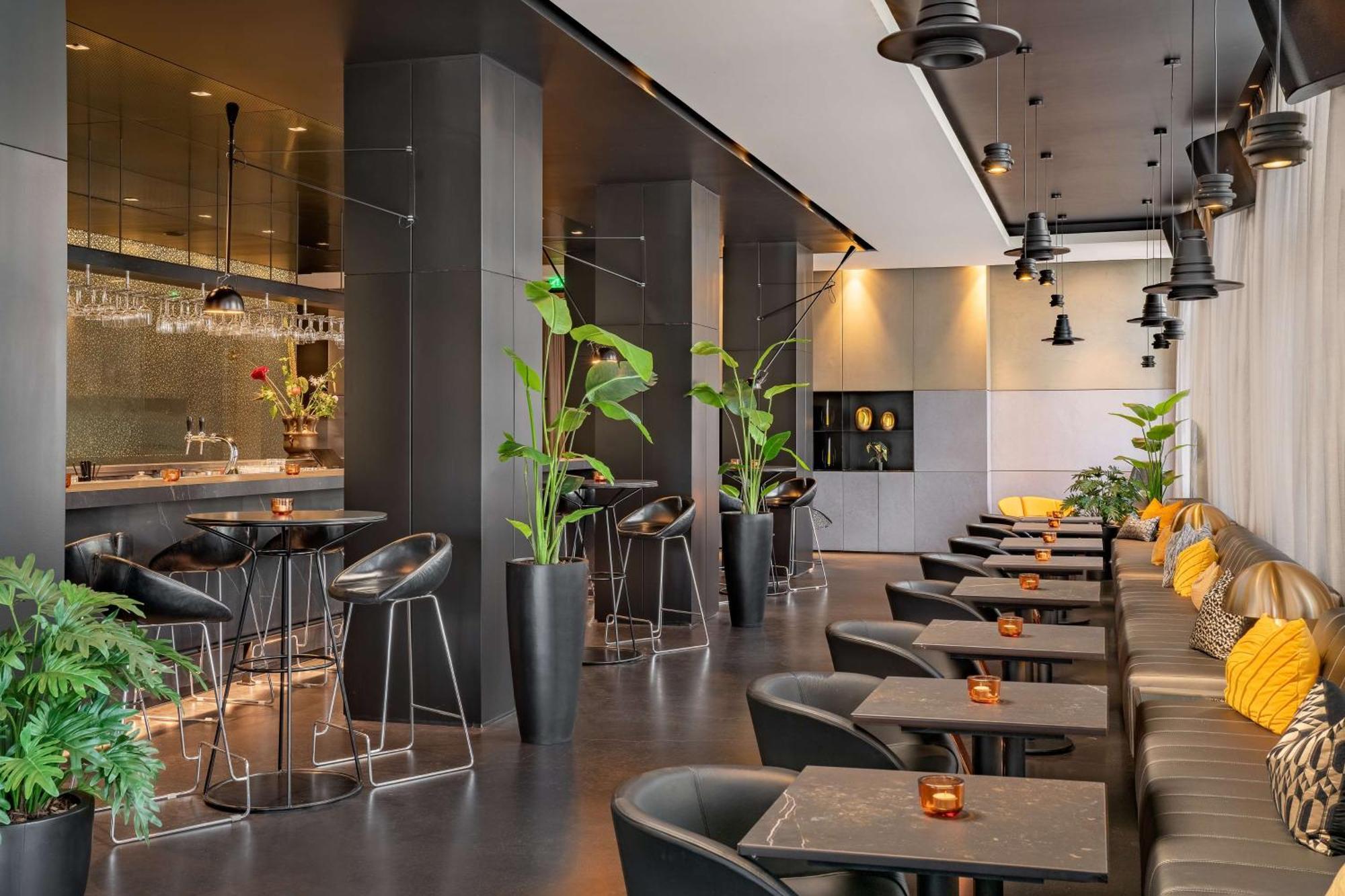Art'otel Amsterdam, Powered By Radisson Hotel 4*