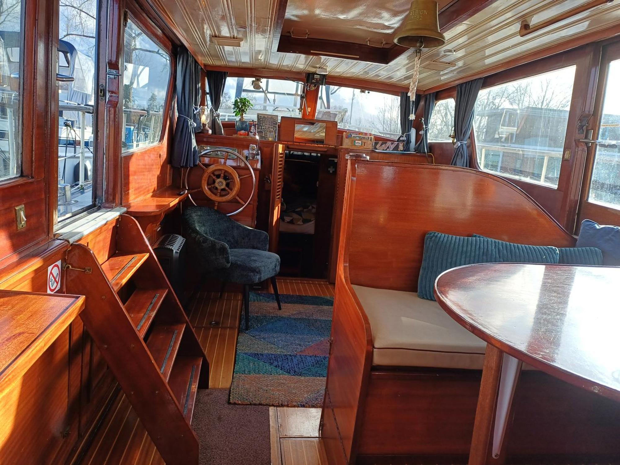 Motorjacht Flint Botel *