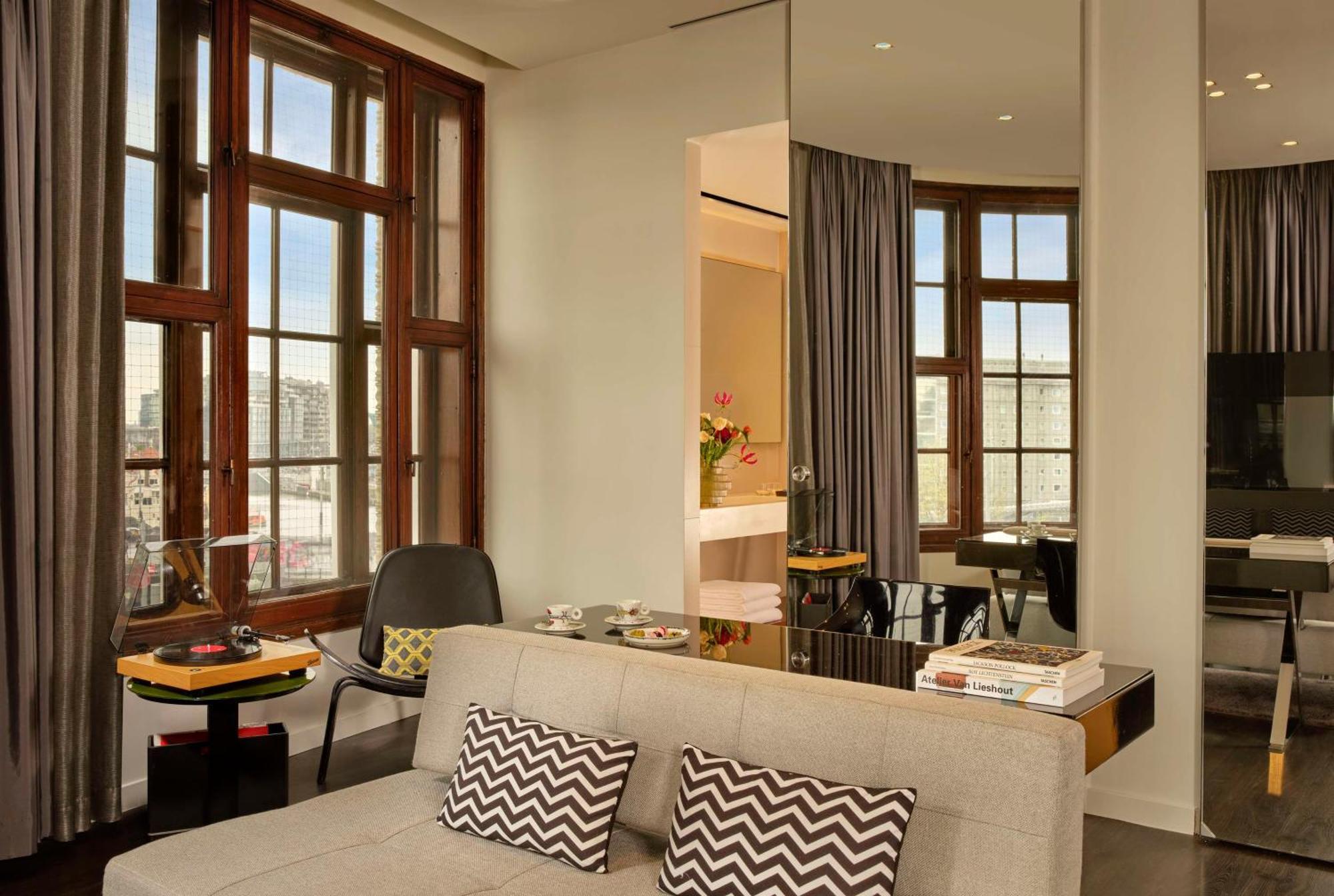 Hotel Art'otel Amsterdam, Powered By Radisson 4*