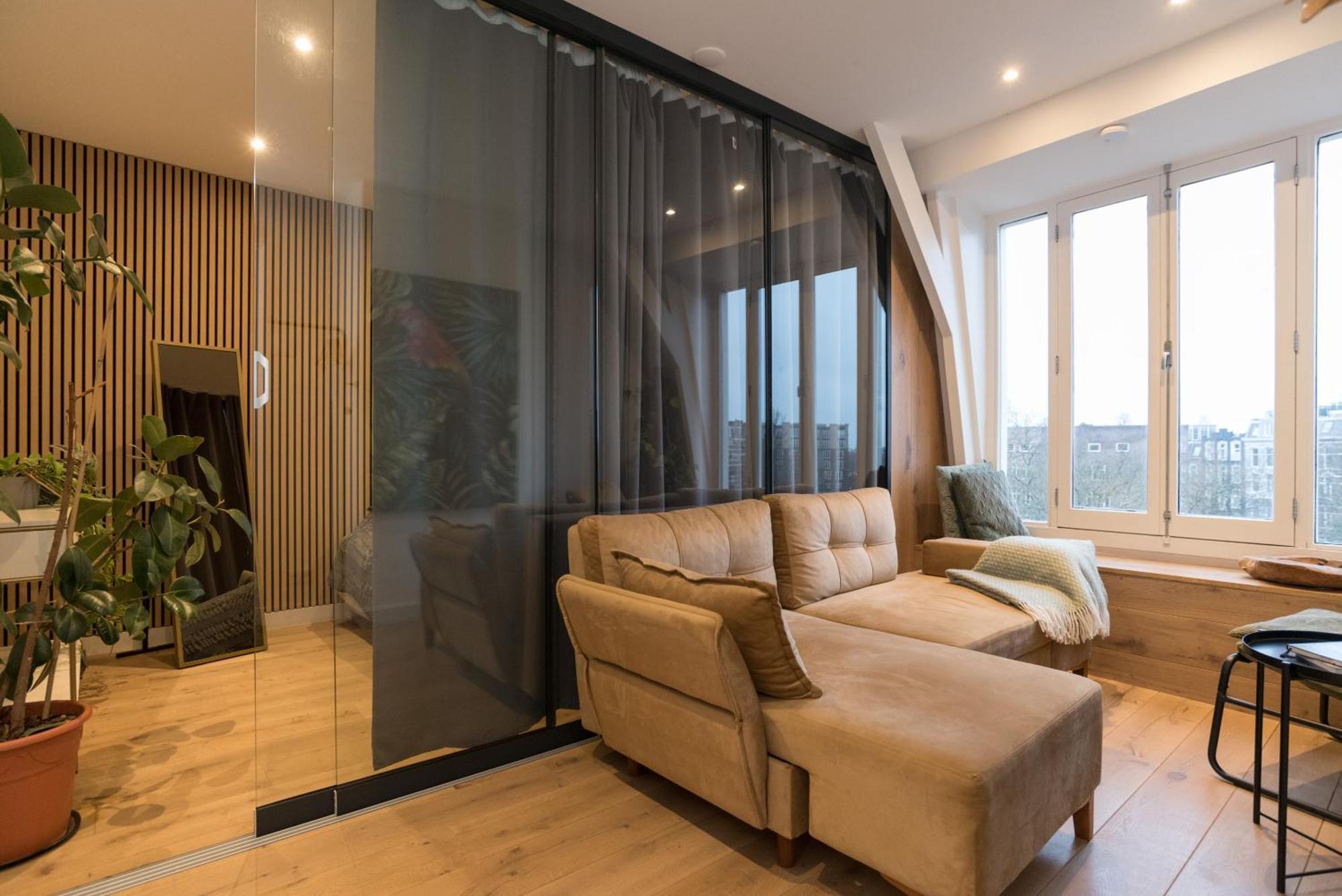 Canal View In The Center Apartment