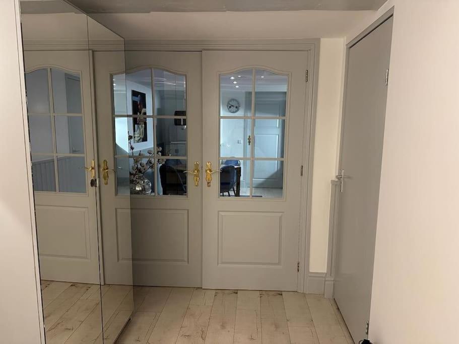 Unique Royal Basement *