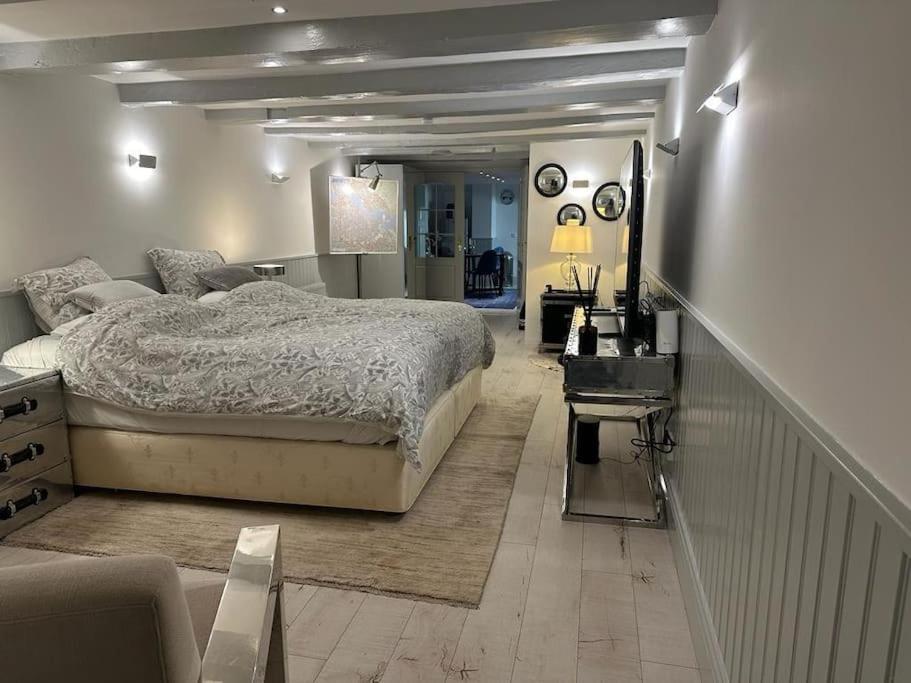 Unique Royal Basement Apartment