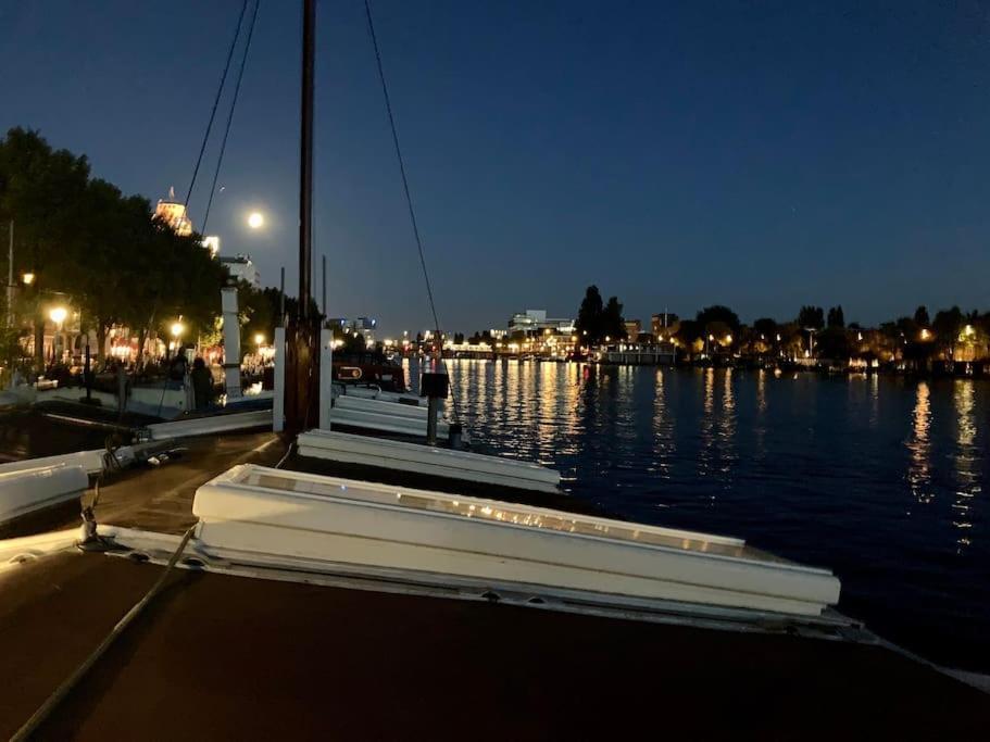 Homestay Houseboat In