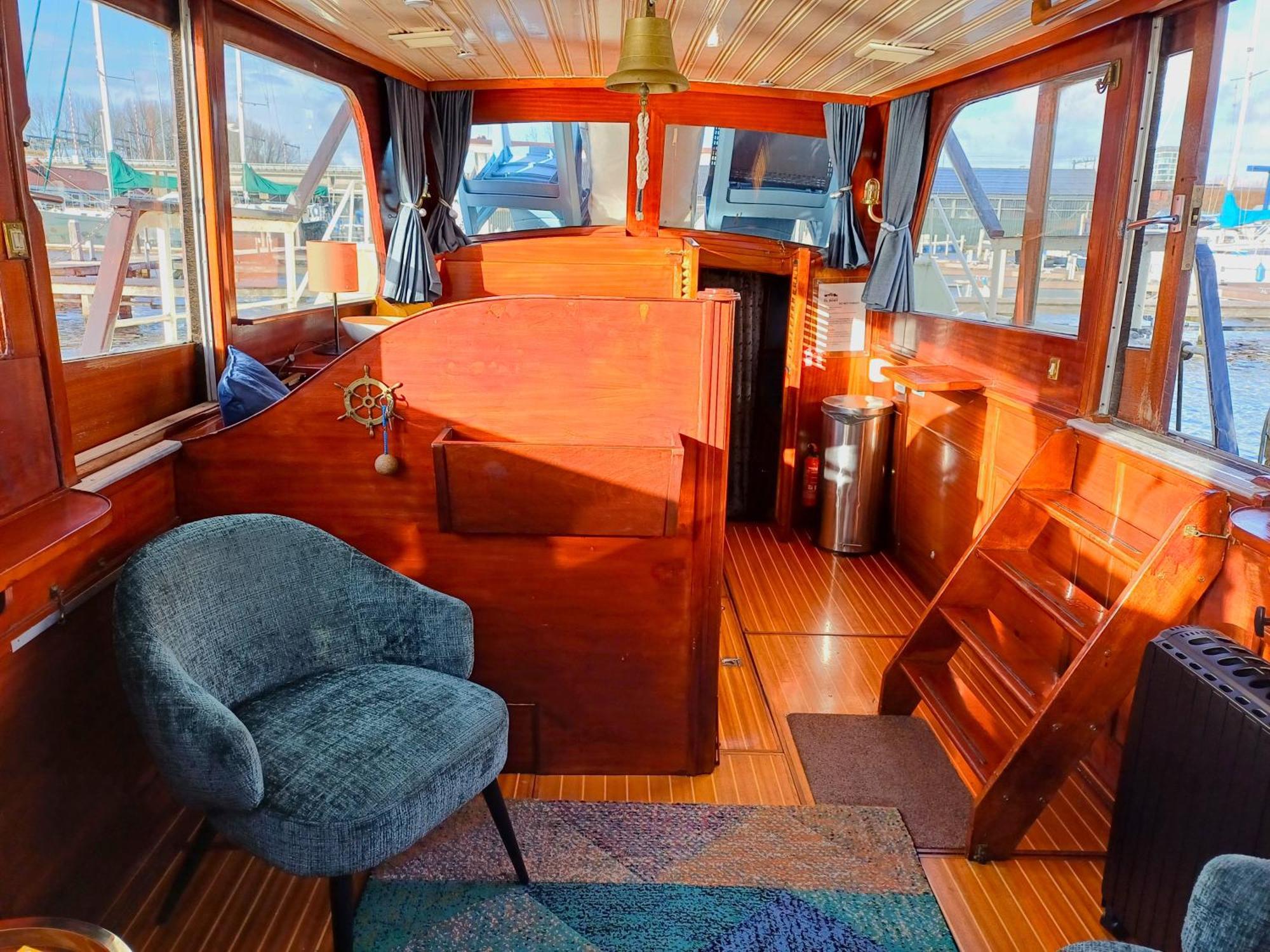 Motorjacht Flint Botel