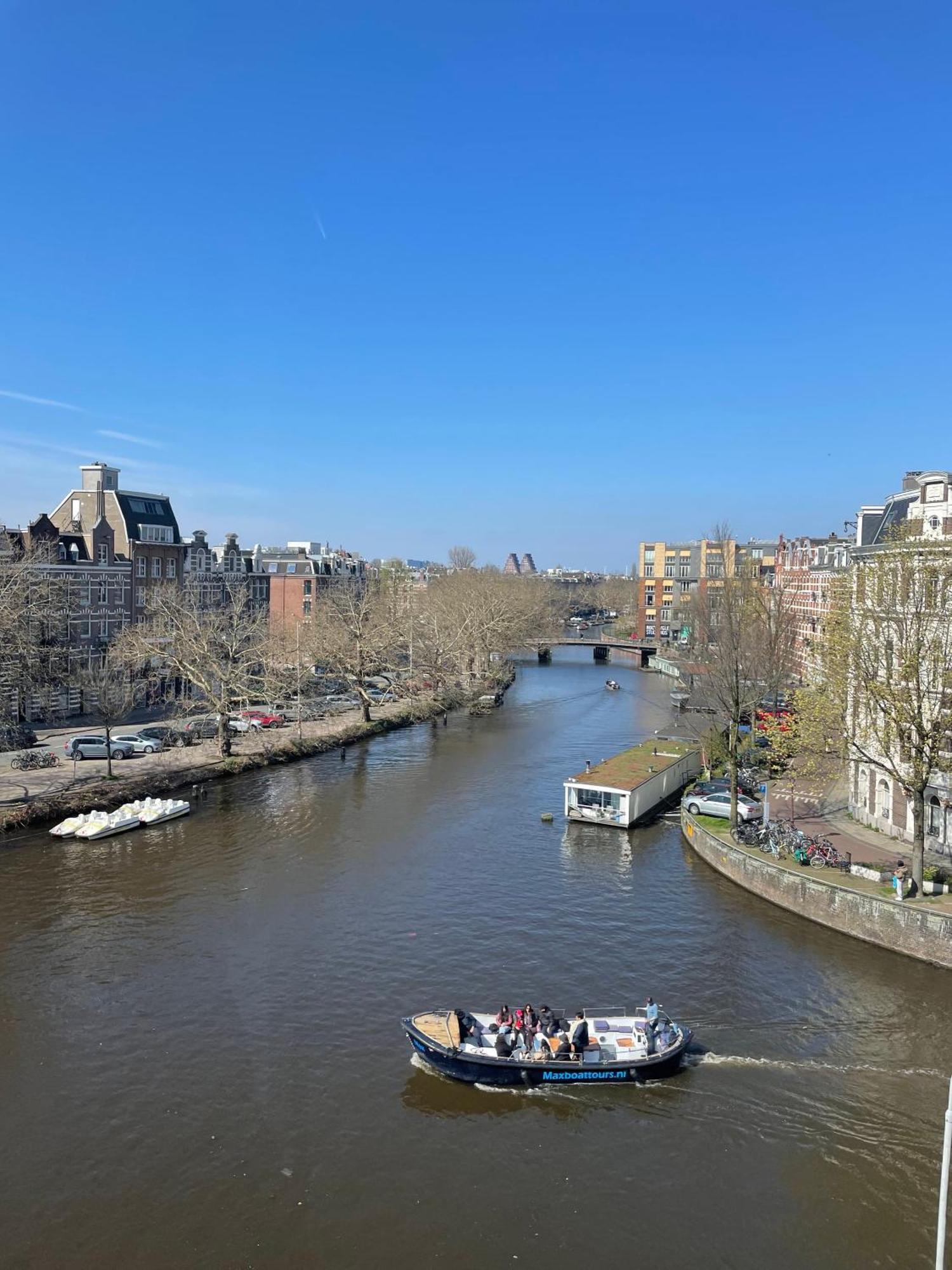 Canal View In The Center Apartment *