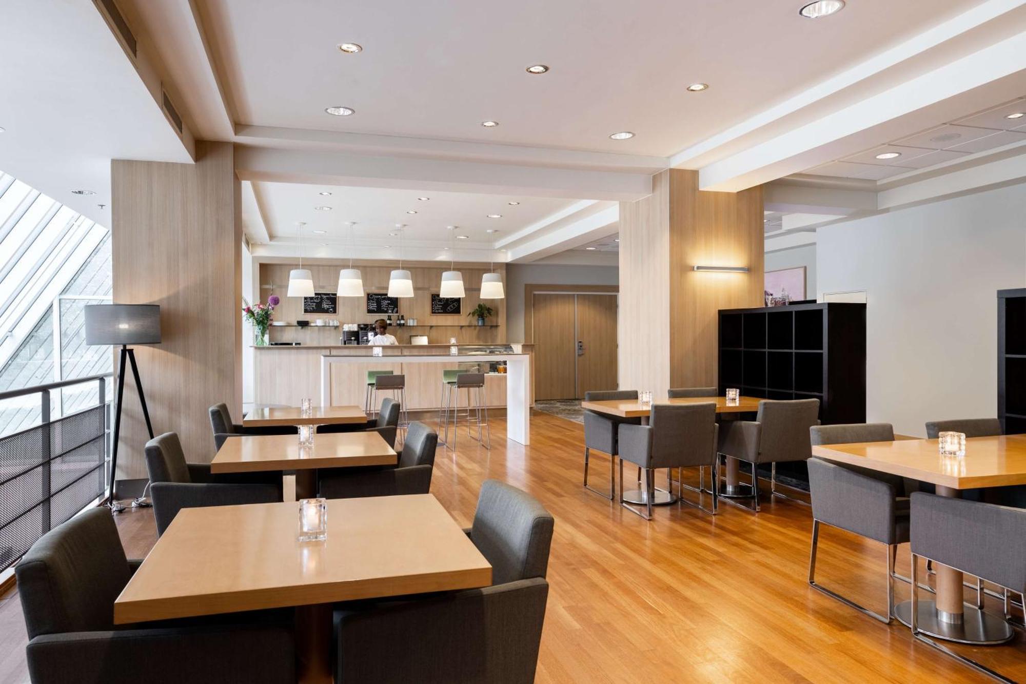 Nh Noord Hotel 4*