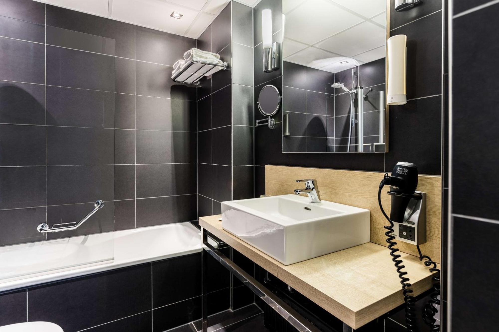 Hotel Nh Noord 4*