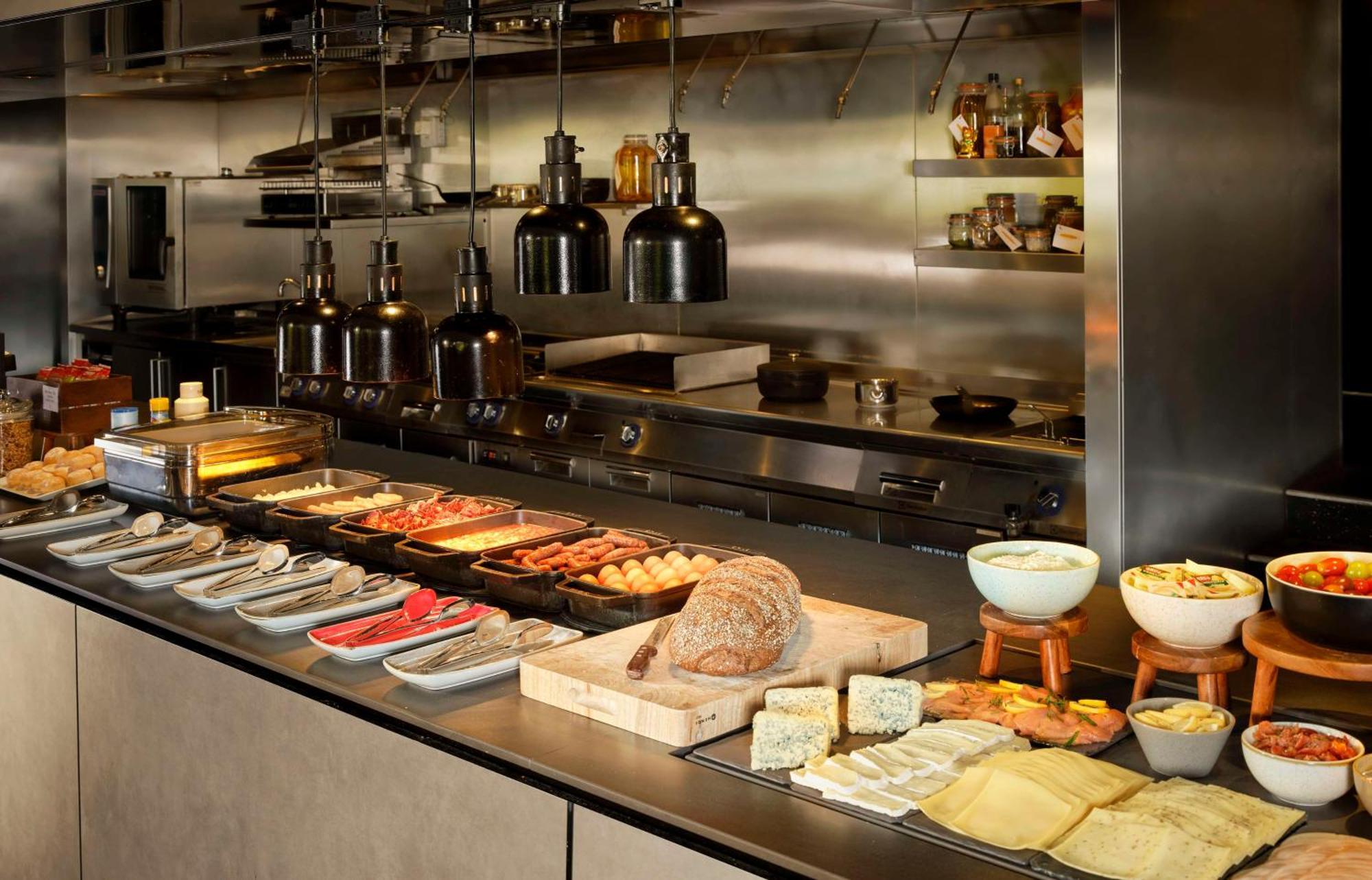 Park Plaza Victoria Hotel 4*