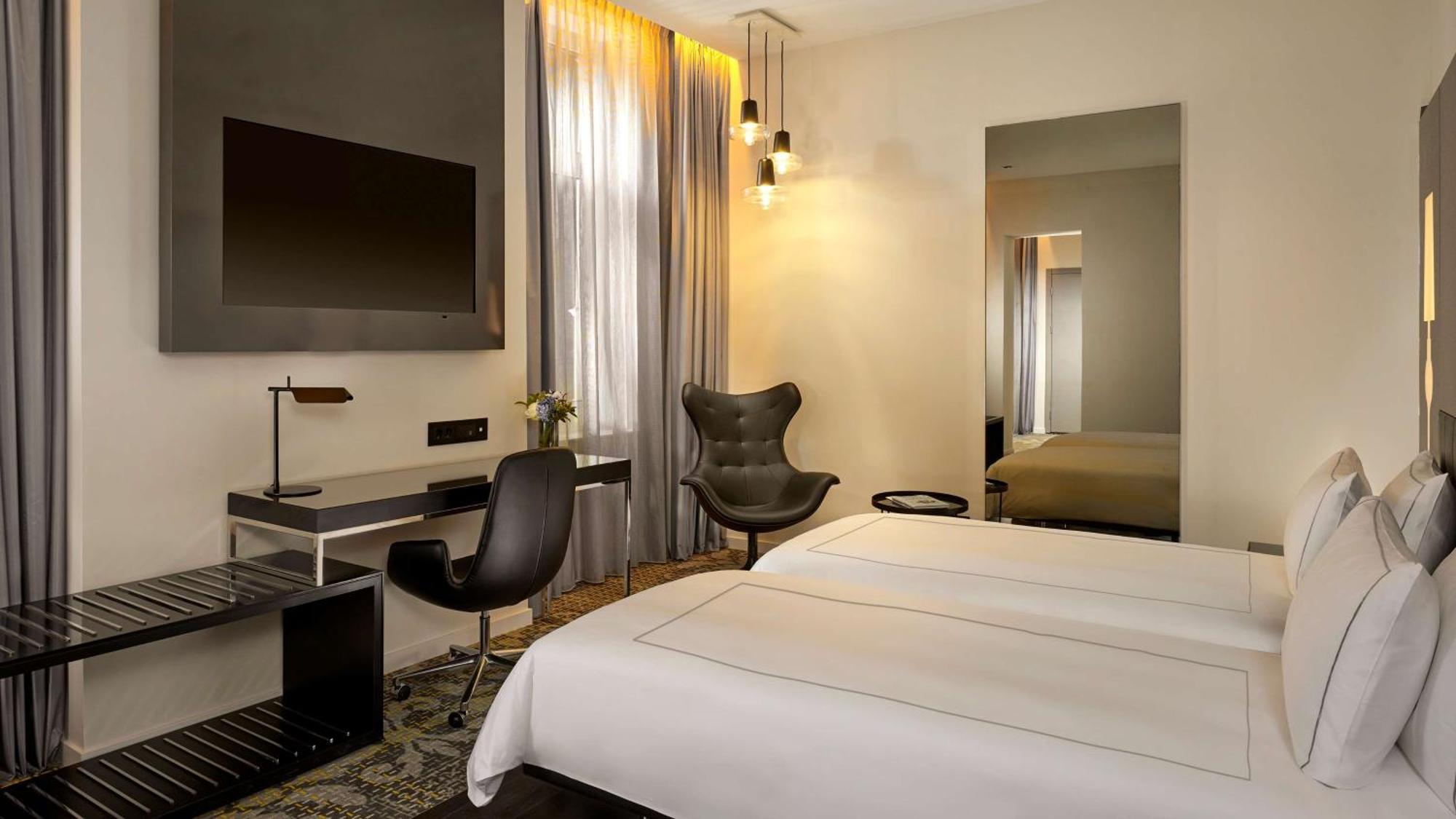 Park Plaza Victoria Hotel