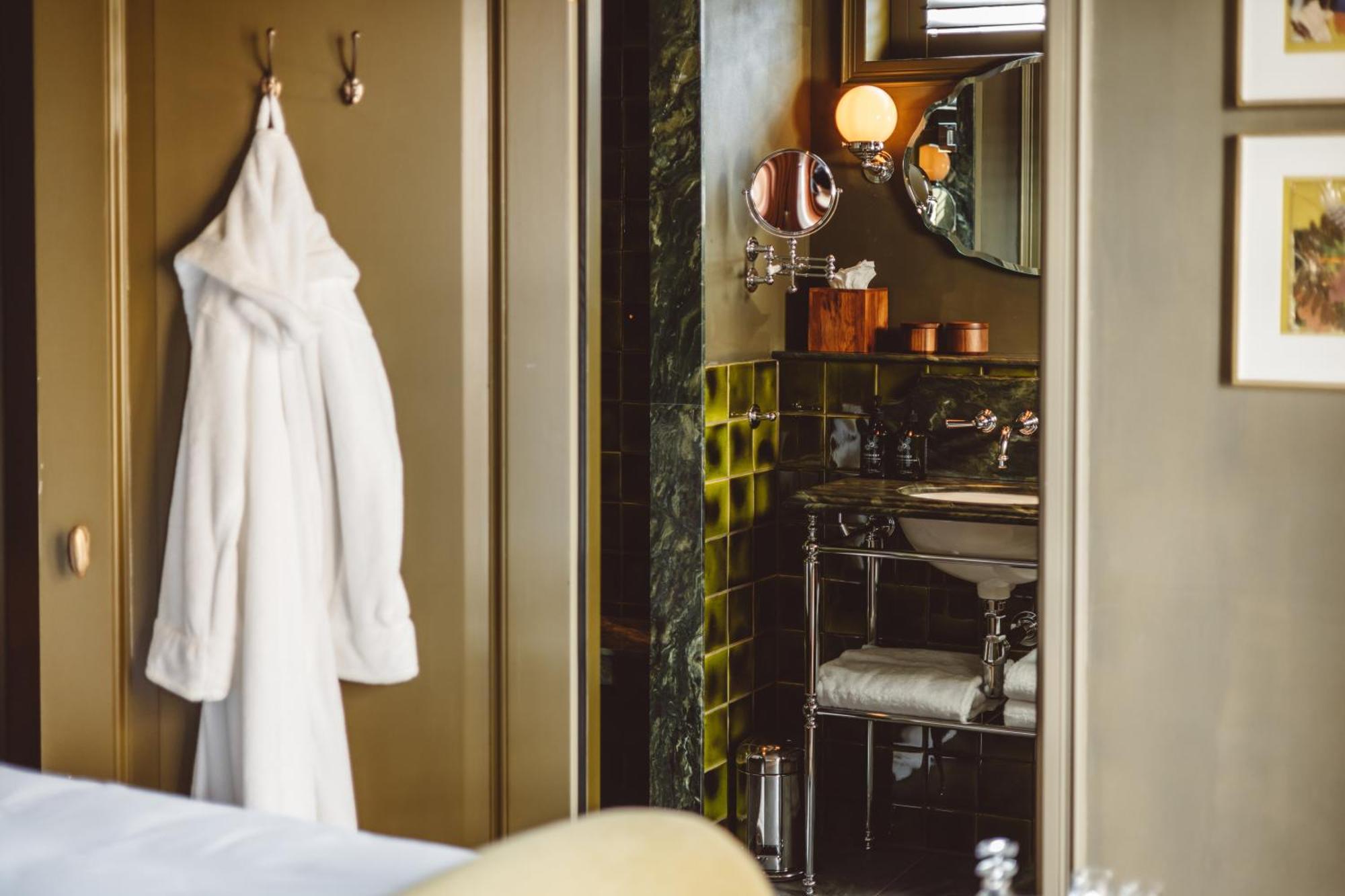 De Durgerdam, Hotel Amsterdam