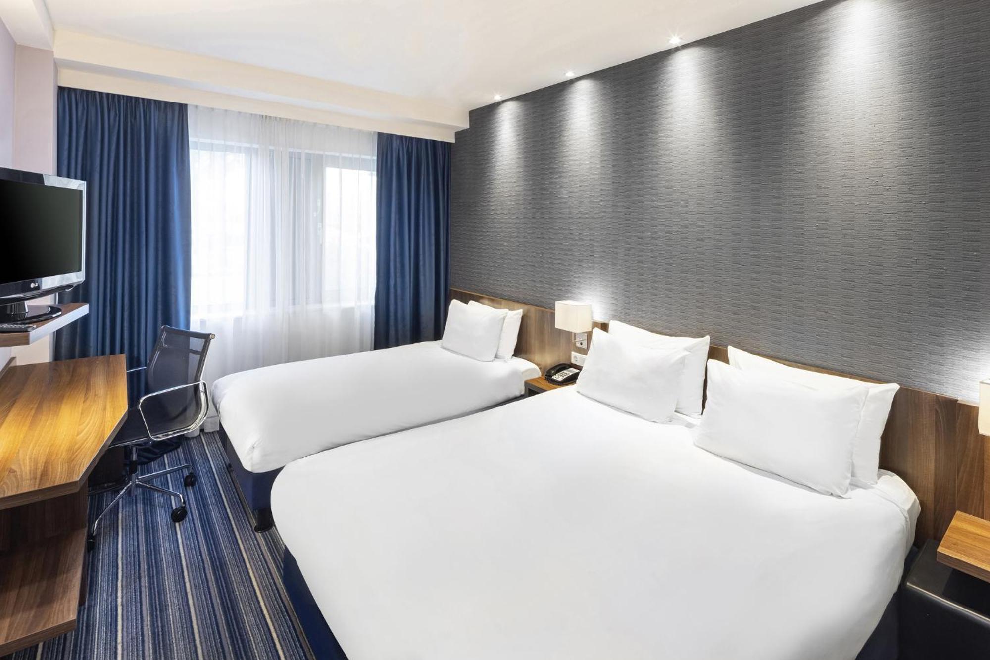 Express Arena Towers By Ihg Hotel 3*