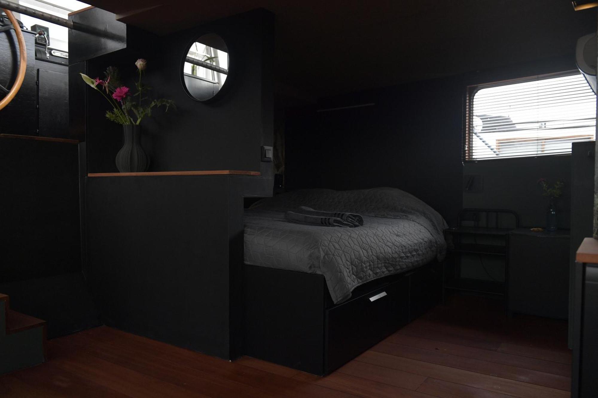 Bed & Breakfast Wheelhouse Euphrate Houseboat *