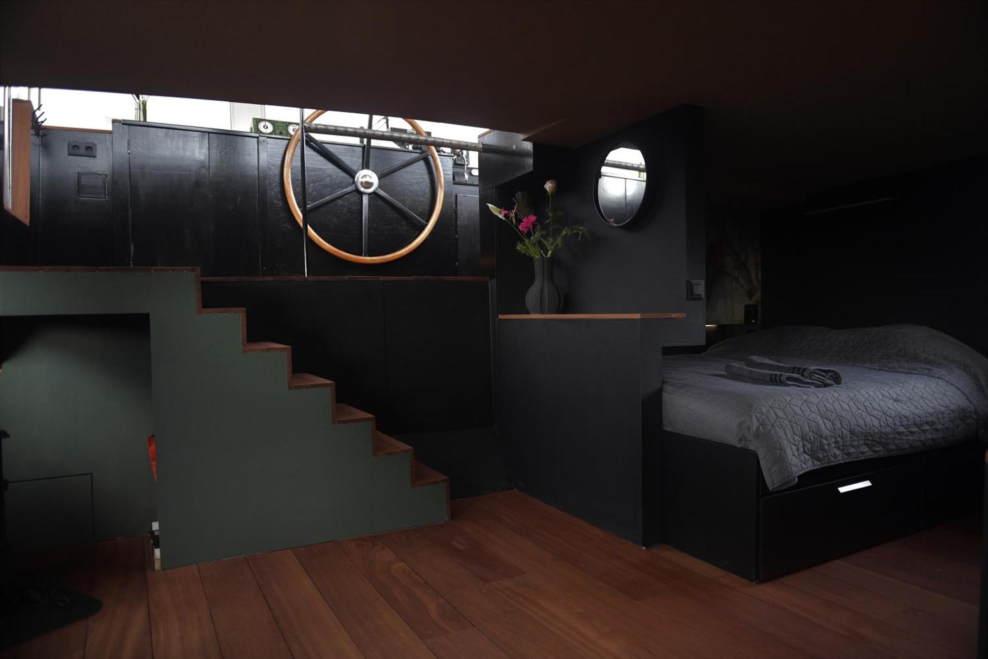 Wheelhouse Euphrate Houseboat *