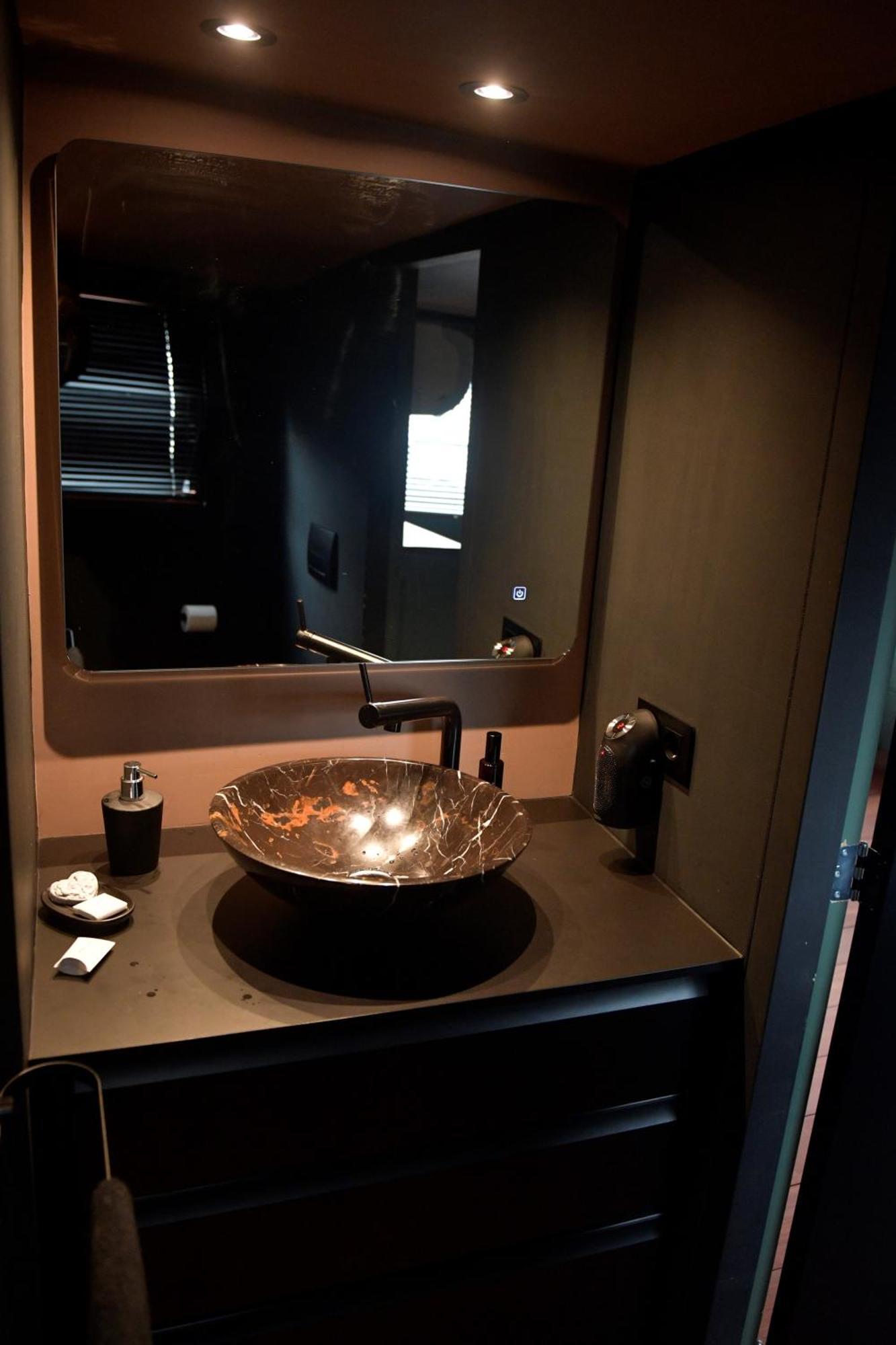Wheelhouse Euphrate Houseboat
