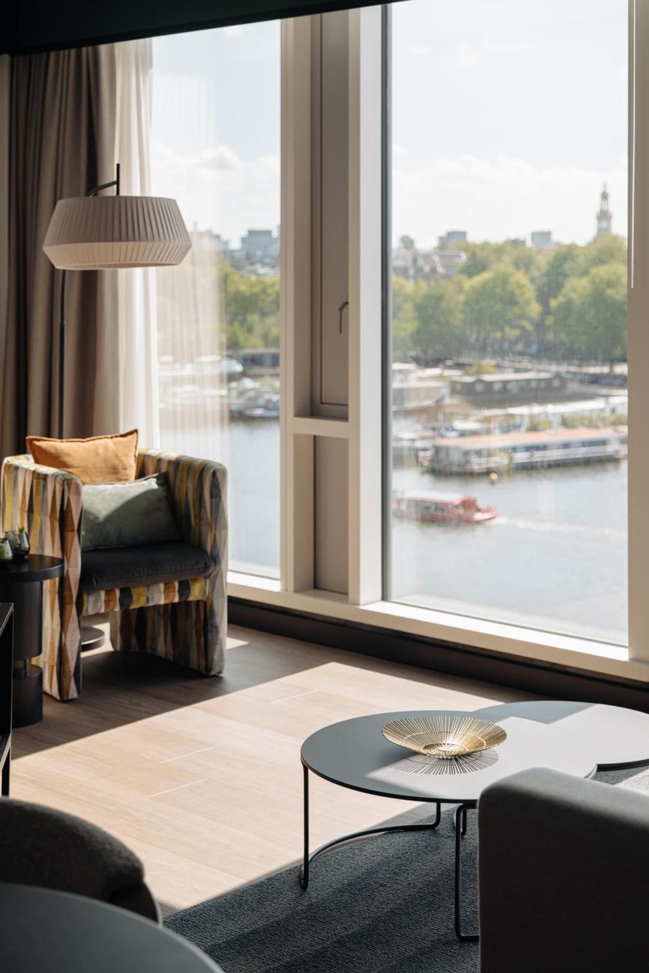 Doubletree By Hilton Centraal Station Hotel 4*