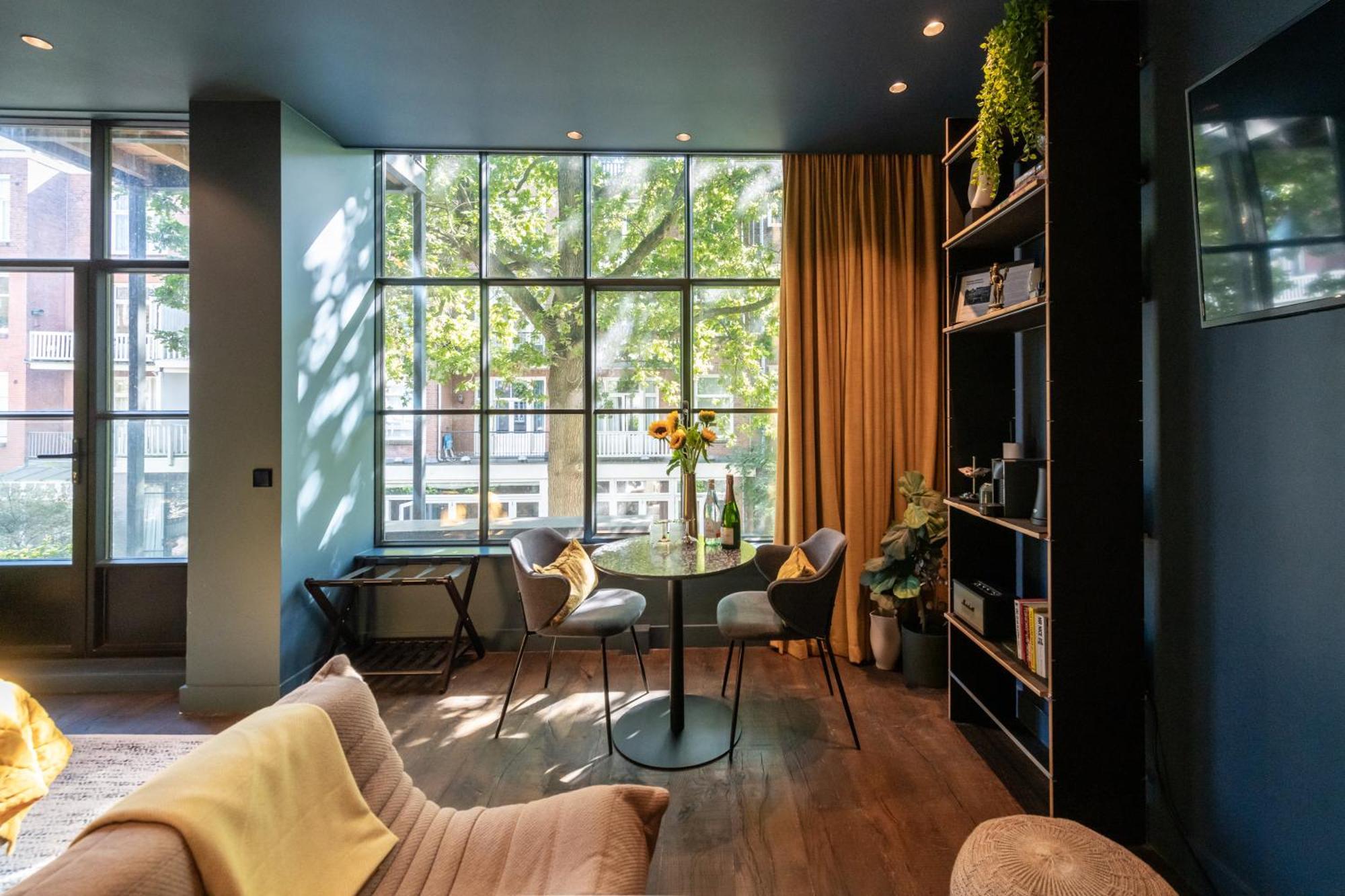 Luxurious In Vondelpark/museum District Bed & Breakfast 2*