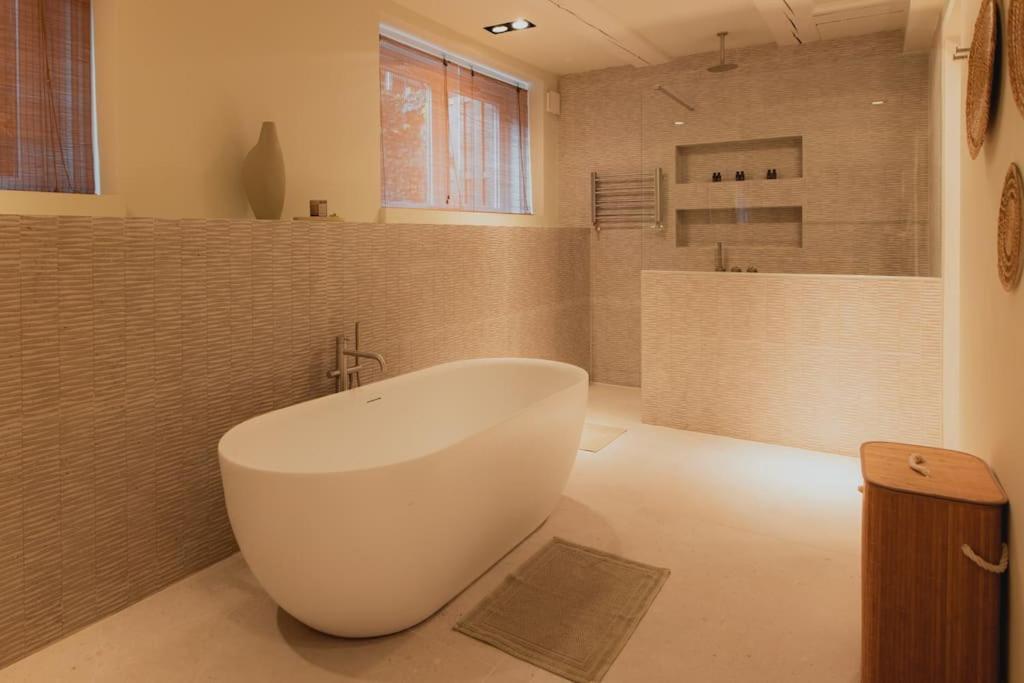 Newly Renovated Luxurious 200 Sqm Loft In Centre
