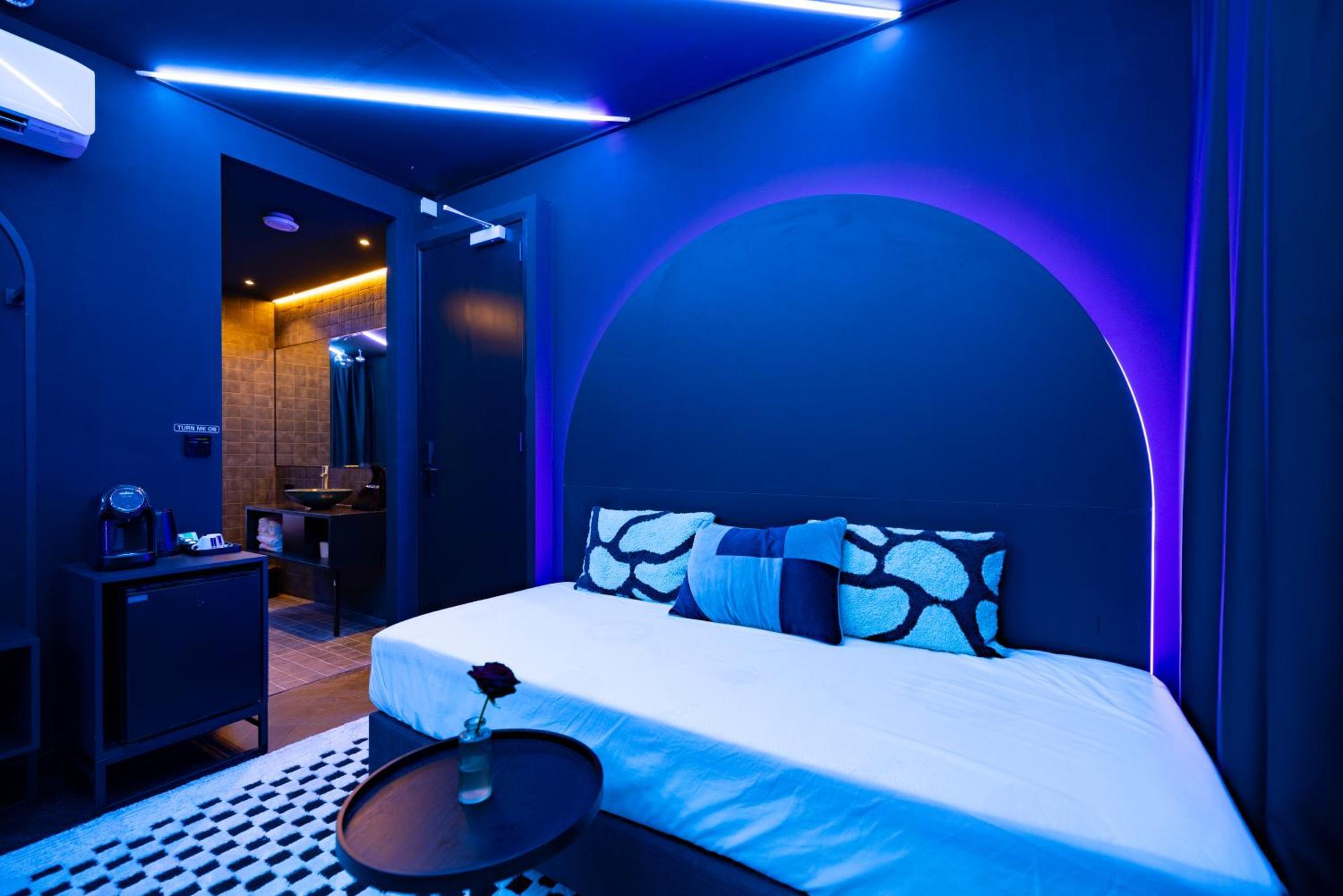 Supper Hotel