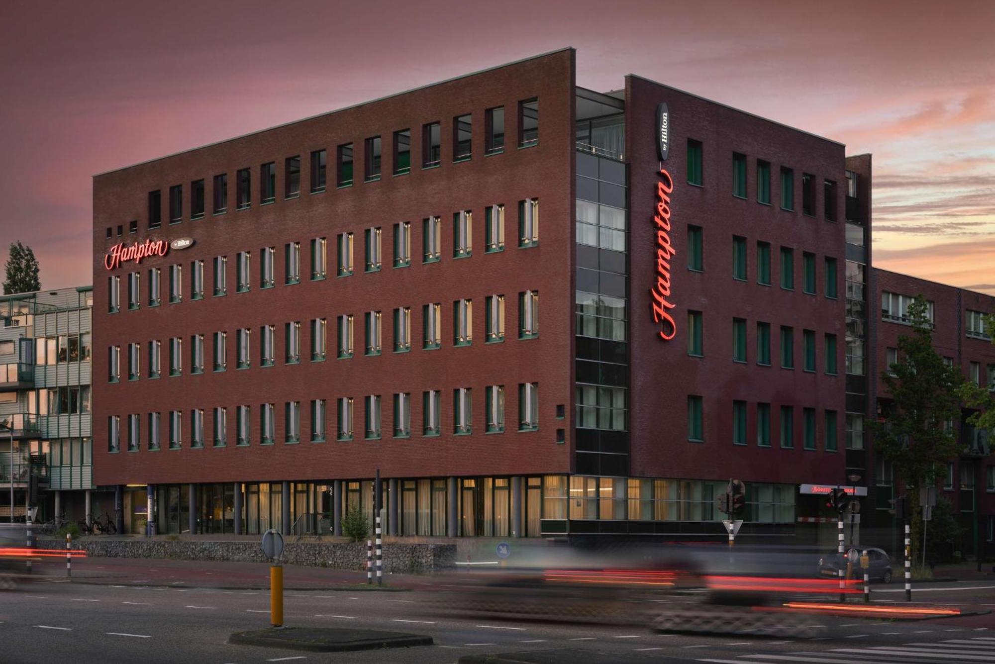 Hotel Hampton By Hilton Centre East