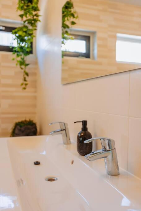 Brand New Bright & Luxurious In Amsterdam! Villa