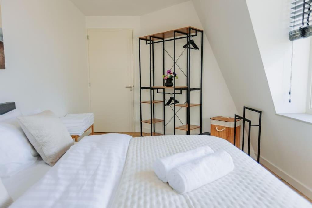 Brand New Bright & Luxurious In Amsterdam!